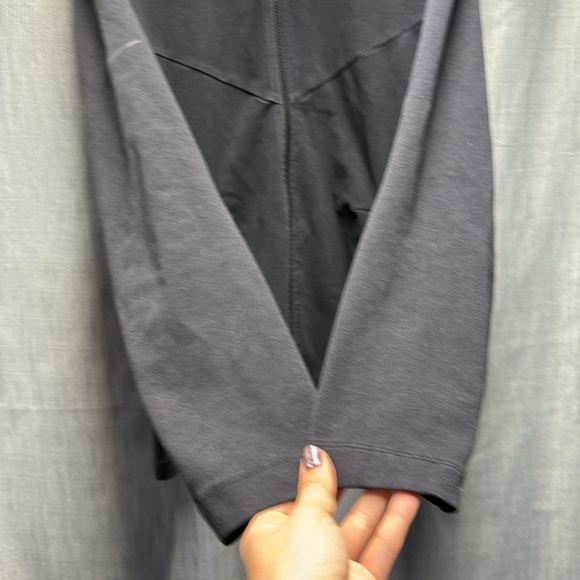 Nike Black Hooded Jacket / sweater size medium - Picture 5 of 10